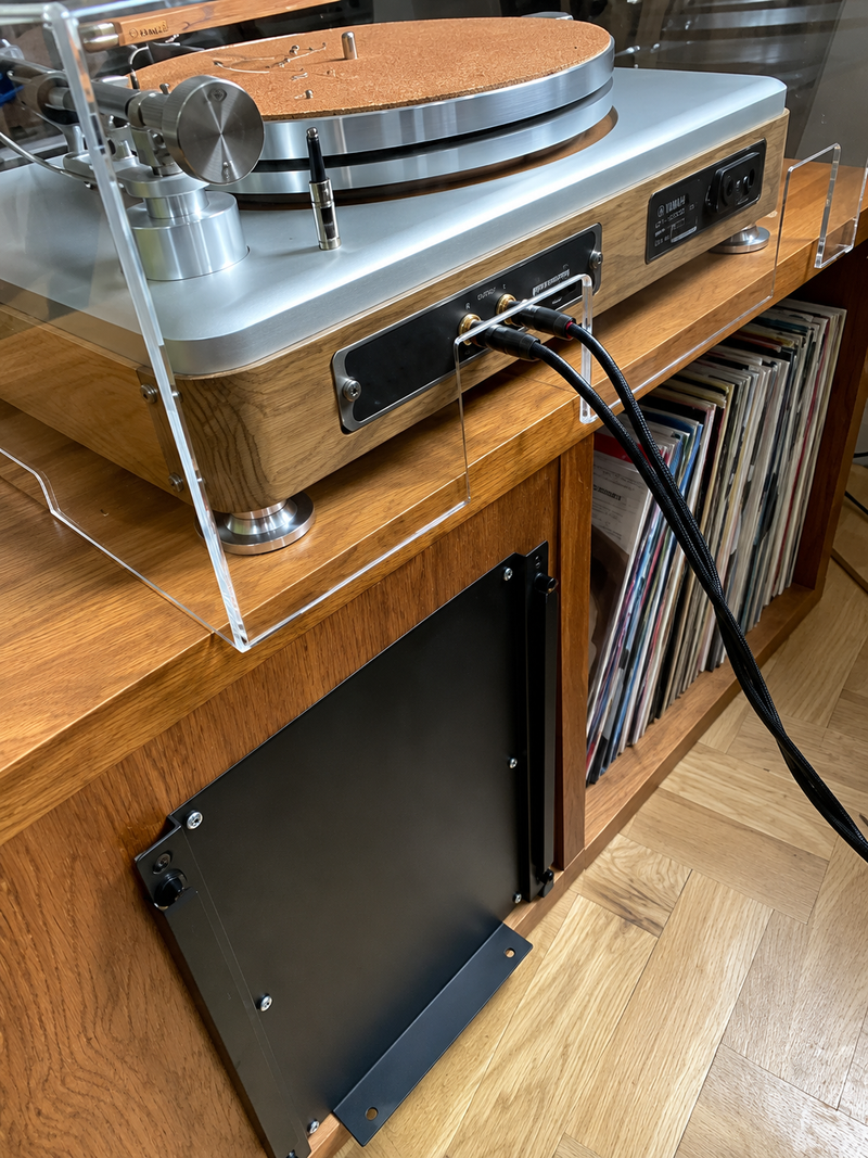 Shinola Turntable with PowerXchanger XS-05GA Wall mount kit
